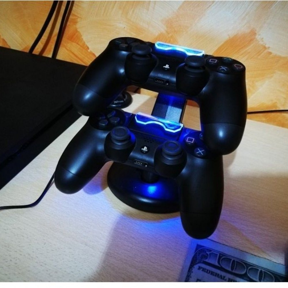 Стойка и зарядно за PS4 джойстици (dualshock)