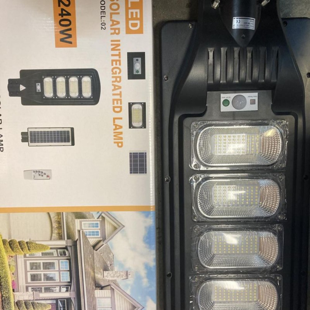 Соларна LED лампа с датчик за движение 240W