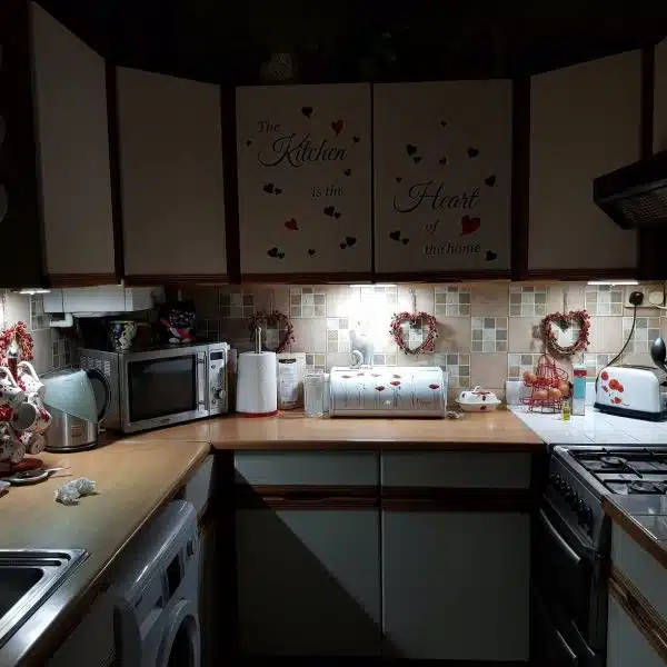 Практична LED лампа за осветление на шкаф, плот и други повърхности - 12