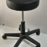 Рaботна козметична табуретка – черен цвят - 1