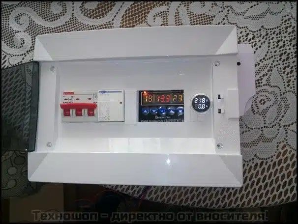 Управление с терморегулатор за Галан