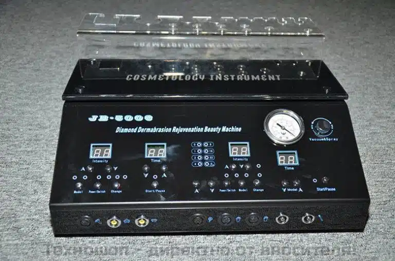 МУЛТИФУНКЦИОНАЛЕН АПАРАТ ЗА ДИАМАНТЕНО МИКРОДЕРМАБРАЗИО  -   7 В 1 /ДЕМОНСТРАЦИОНЕН/