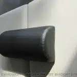 ПОЛУЦИЛИНДРИЧНА ВЪЗГЛАВНИЦА ЗА МАСАЖНА КУШЕТКА (КРЕМАВА ИЛИ ЧЕРНА)