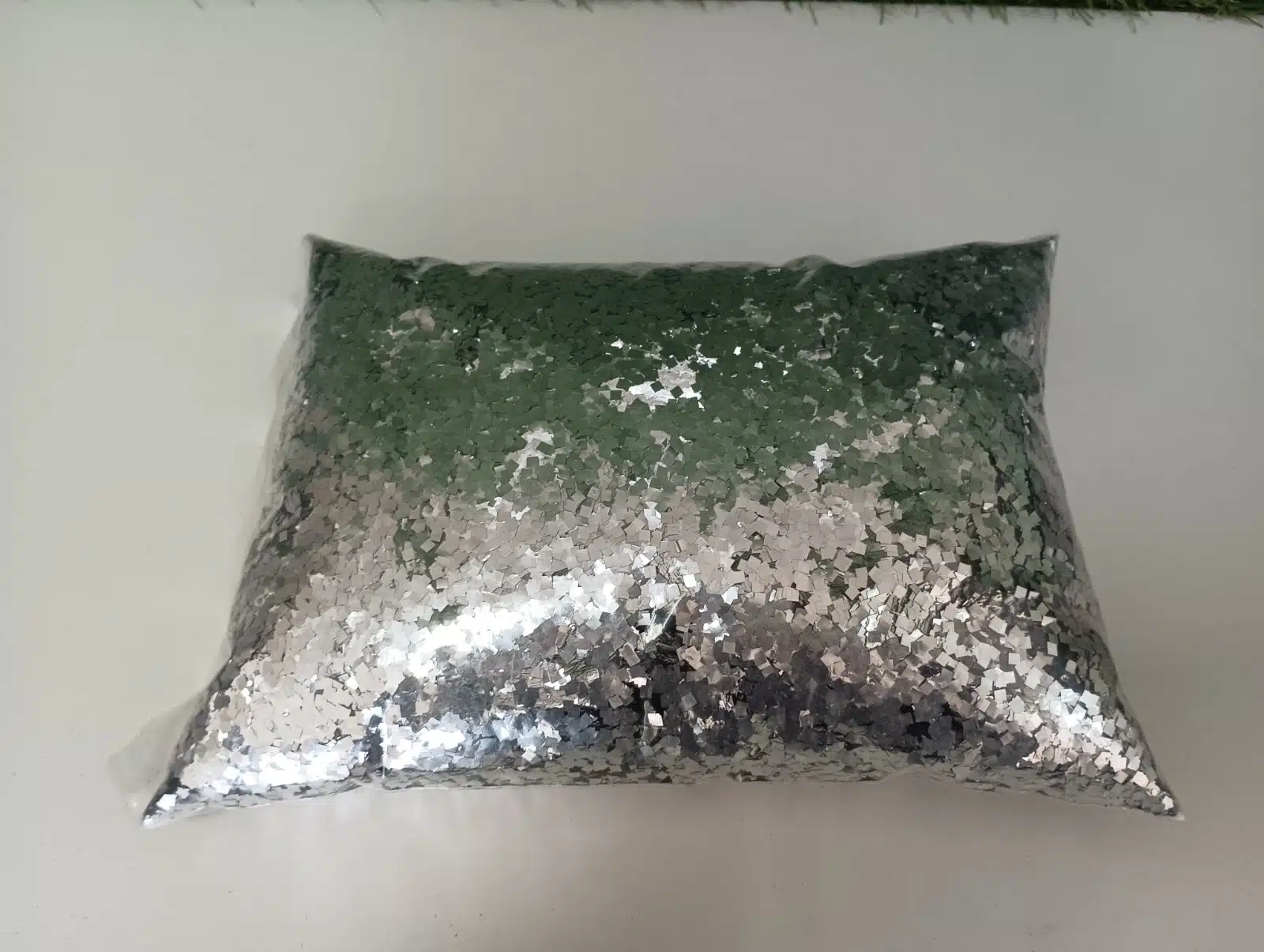 Едър брокат - 1 кг. Едър брокат - 1 кг.