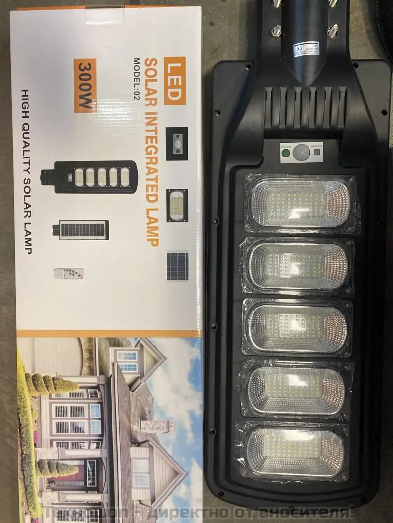 Соларна LED лампа с датчик за движение 300W